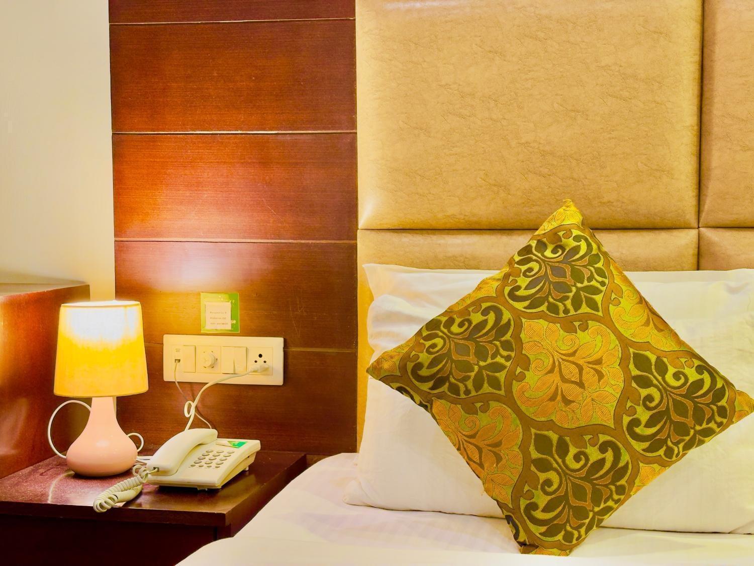 מוסורי The Bunkk Inn Hotel & Restaurant מראה חיצוני תמונה